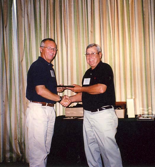 2009- Henry Yonce receives industry award from Scott Ferguson